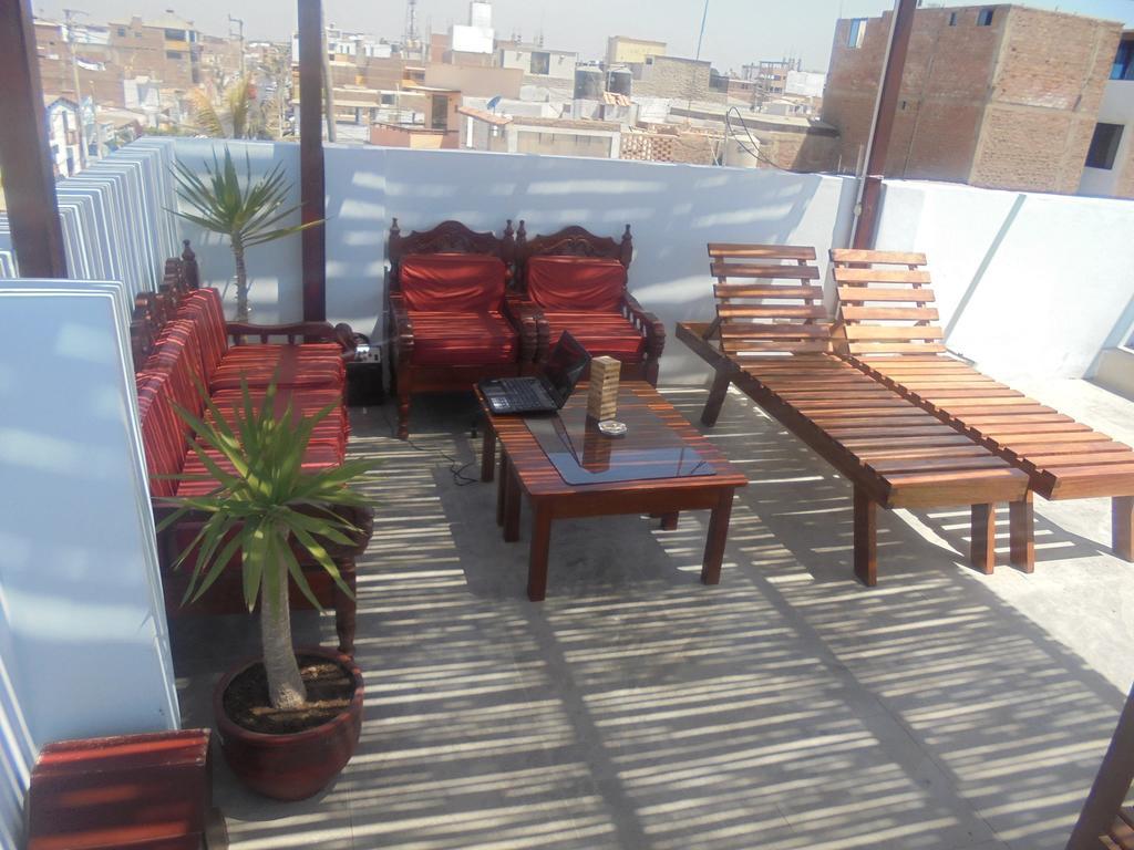 Lola Hosting Hotel Хуанчако Екстериор снимка